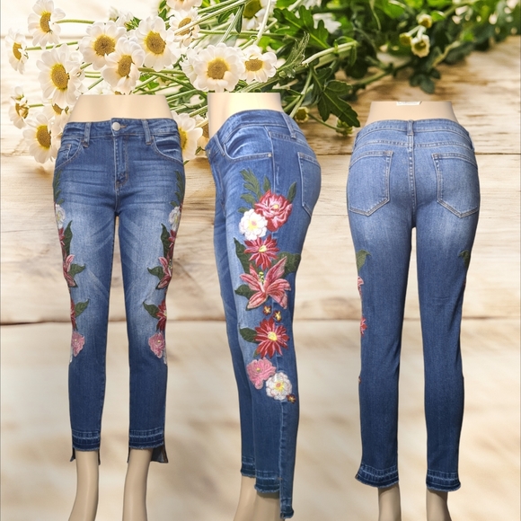 DESING LAB Gorgeous Embroidery Ankle Jeans Size 28 - Picture 4 of 16